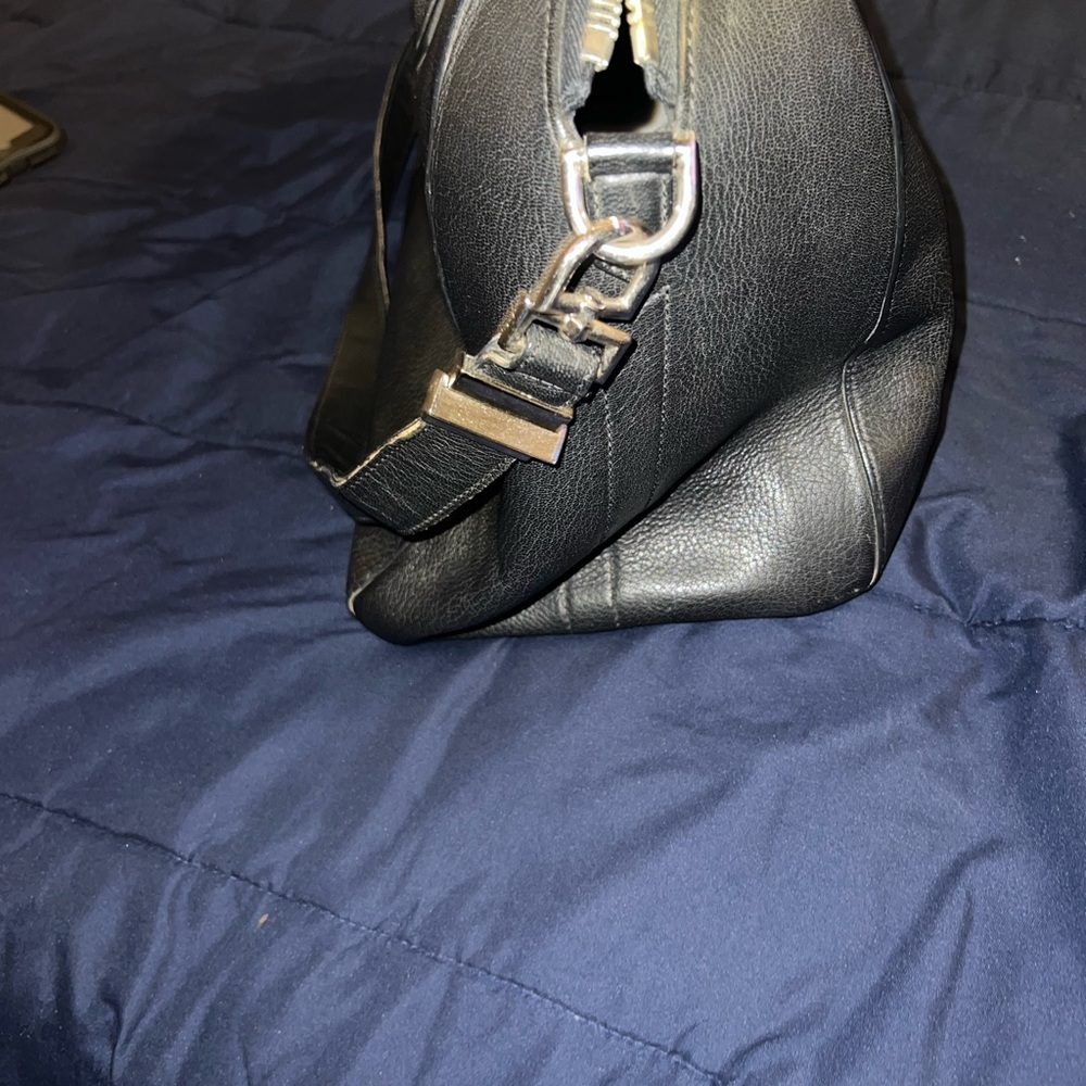 Authentic large Givenchy - Picture 3 of 8